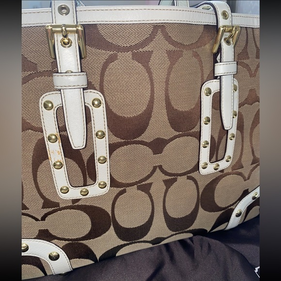 Coach Signature C Canvas Studded Gallery Tote - Picture 4 of 7